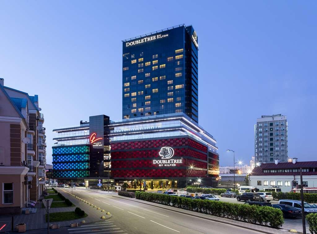 Doubletree By Hilton Minsk Hotel Exterior photo