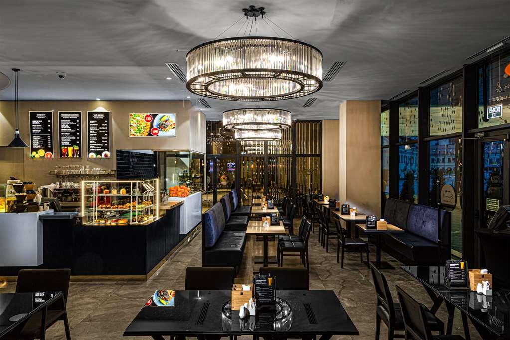 Doubletree By Hilton Minsk Hotel Restaurant photo